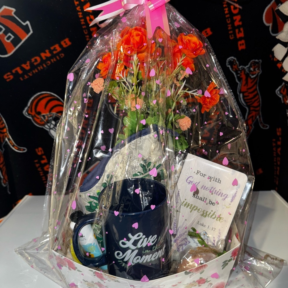 **Celebrate Mom with Our Thoughtfully Curated Mother’s Day Basket!**